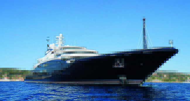 top luxury yacht builders