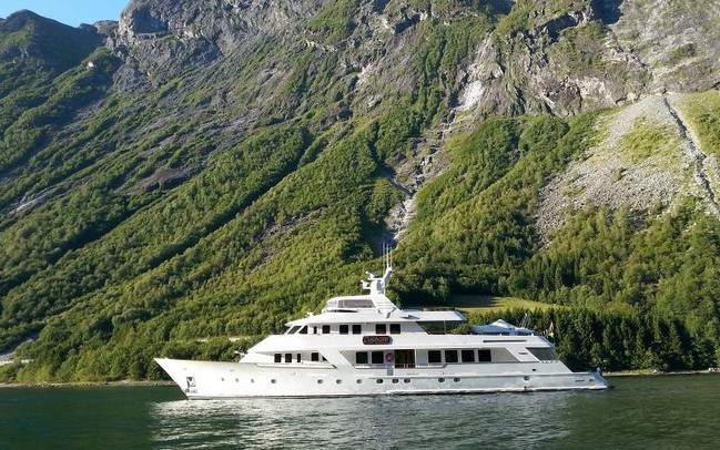 25 Available Superyachts to Charter during Cannes Yachting Festival