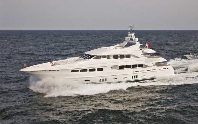 25 Available Superyachts to Charter during Cannes Yachting Festival