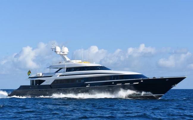 25 Available Superyachts to Charter during Cannes Yachting Festival